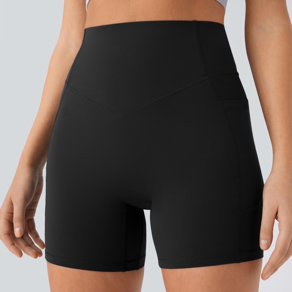 HALARA Black High-Rise Bike Shorts